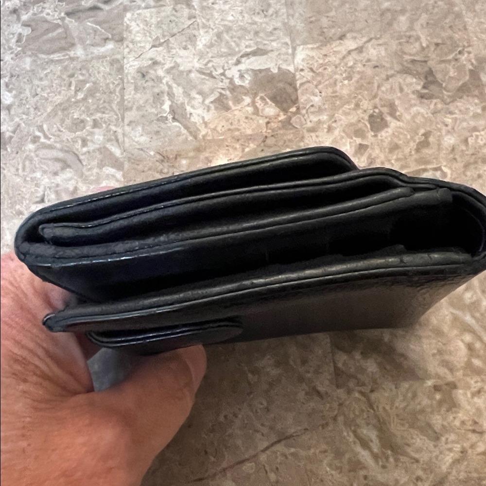 CHANEL Black Textured Leather Wallet GUC see all photos! - Picture 4 of 16